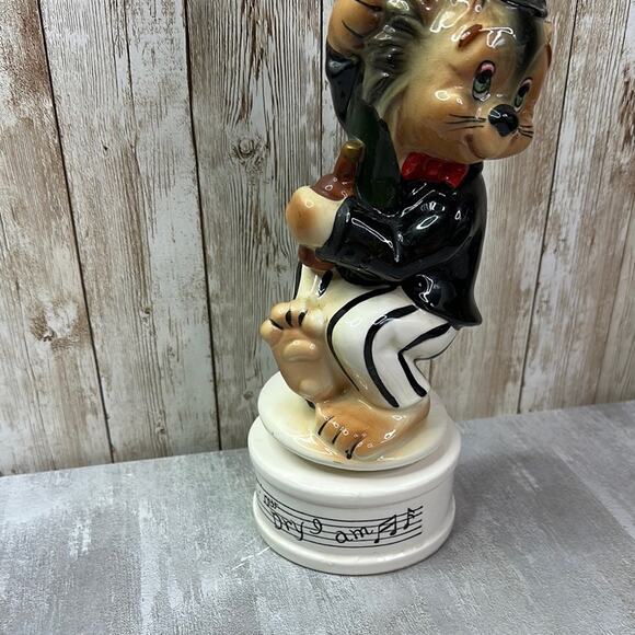 MCM Decanter Charming Cat Figurine with Lamp Post music box - Picture 3 of 6